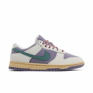 Nike women’s Dunk Low Purple Green Sneakers PHANTOM/BICOASTAL-DAYBREAK 10 new